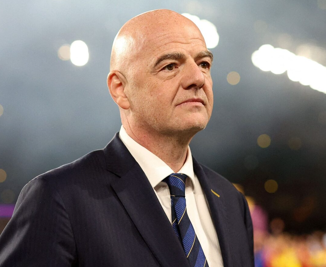 Infantino wants to punish players who talk to each other with their mouths covered