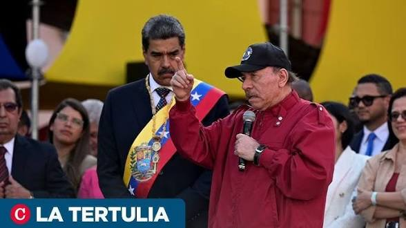 El dictador nicaragüense Daniel Ortega con el antiguo dictador venezolano Nicolás Maduro