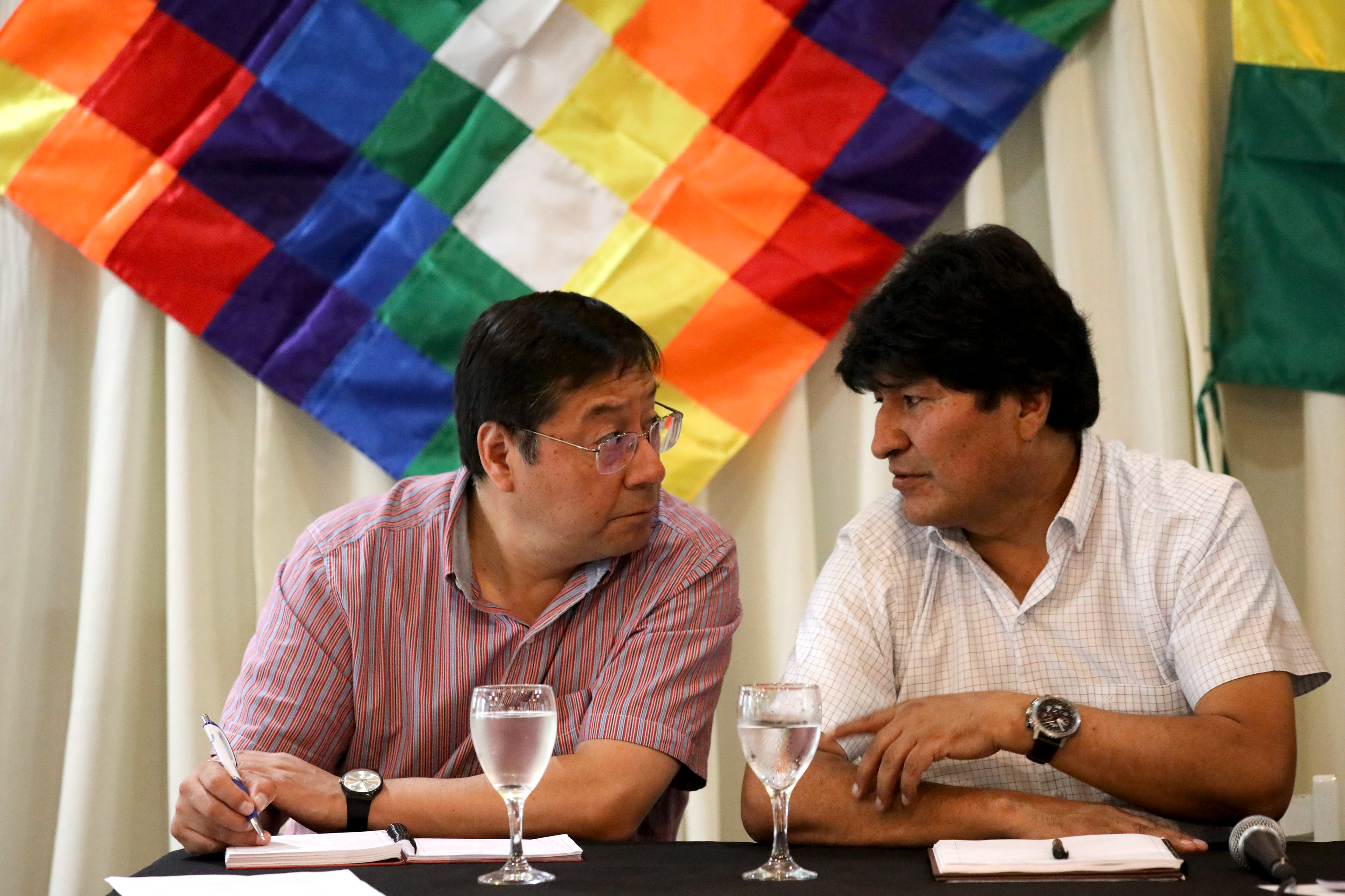 Luis Arce junto al ex-dictador Evo Morales