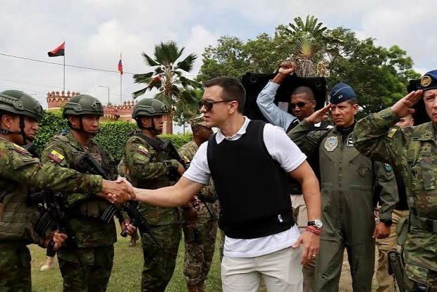 El gobierno de Daniel Noboa impulsa el servicio militar ante el avance del crimen organizado