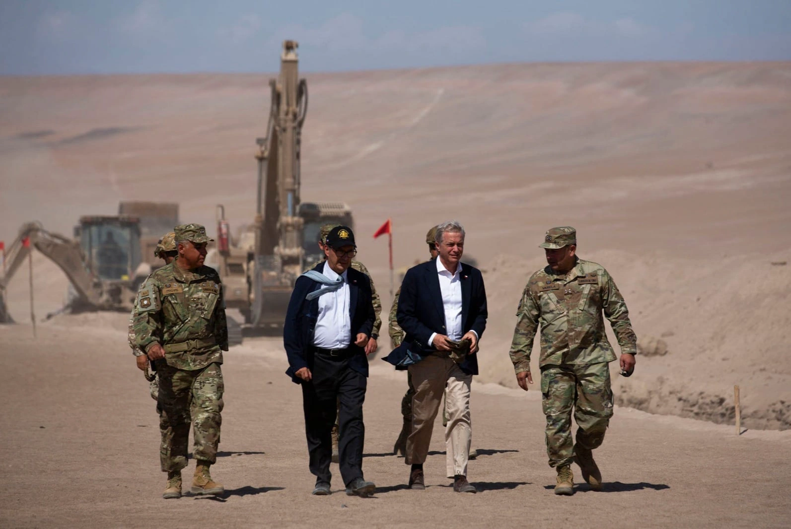 El gobierno de Kast comenzó a reforzar sus fronteras del norte de Chile