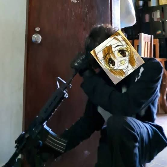 Foto subida a las redes sociales del asesino previo al tiroteo