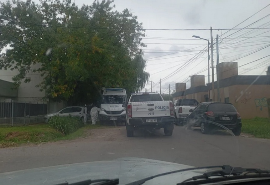 The woman is now at large with her children.