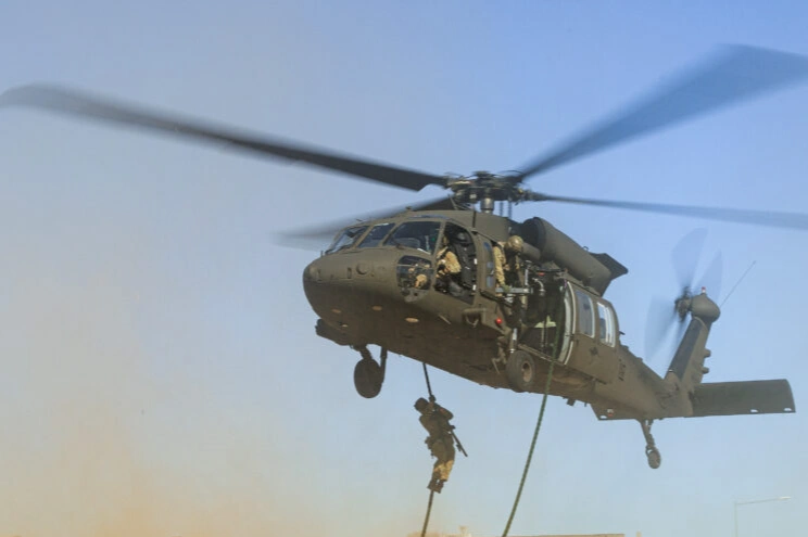 Helicóptero Black Hawk.