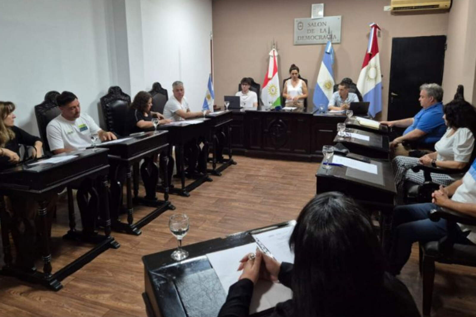 El bloque opositor del rufeilismo rechazó el Presupuesto 2026 y la Tarifaria en una clara maniobra de bloqueo típica del kirchnerismo nacional.