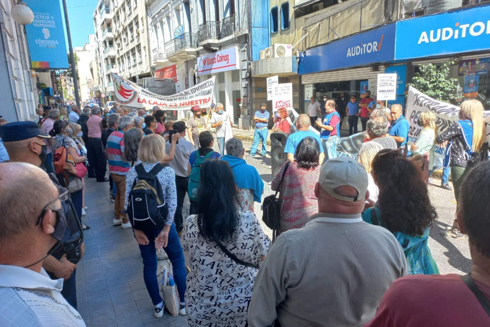 La modificación del artículo 58 ratifica la vigencia del aporte solidario que funciona en la práctica como un impuesto directo al haber jubilatorio. 