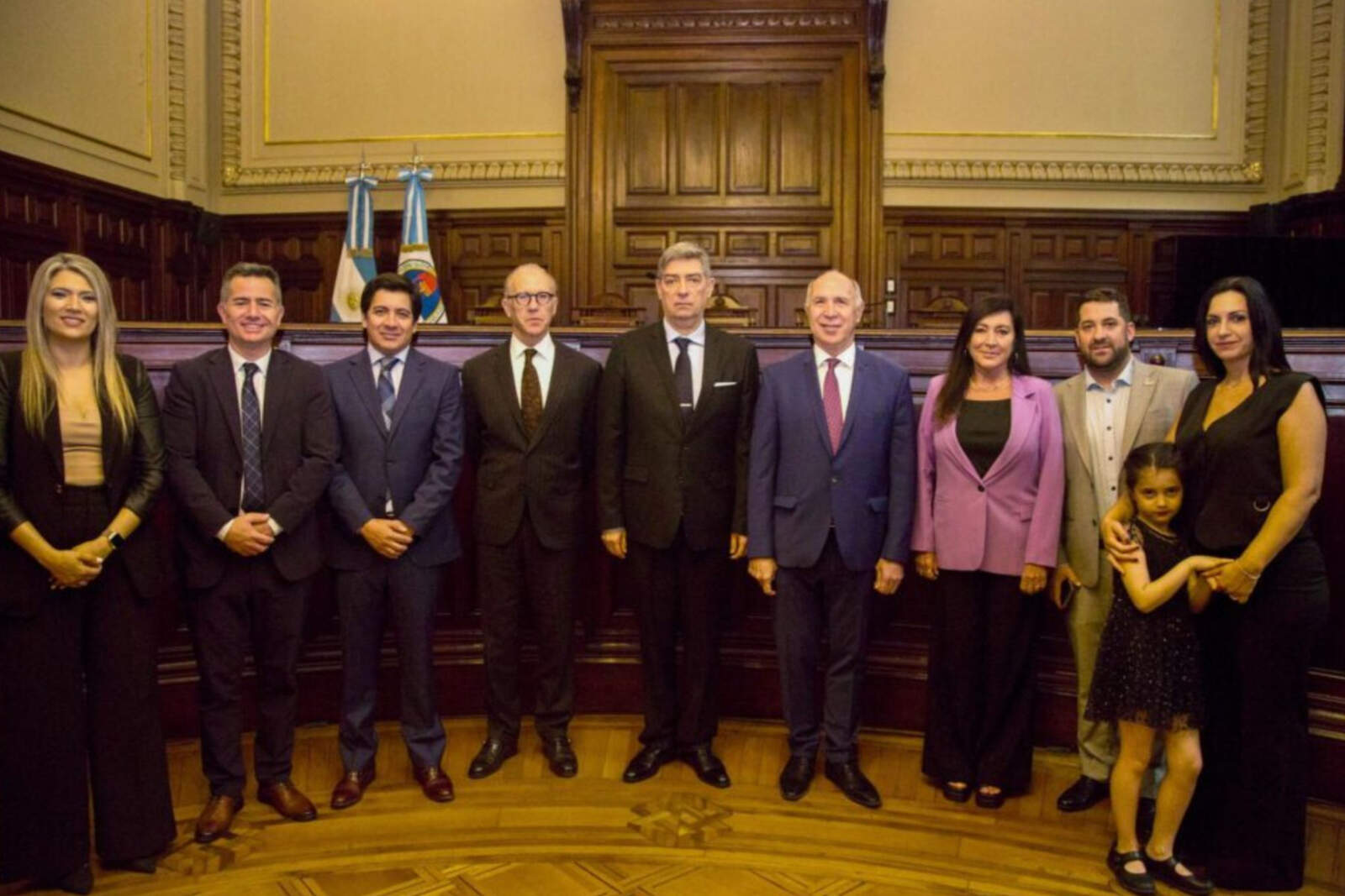  El flamante consejero estuvo acompañado por el diputado Gabriel Bornoroni y completa el mandato vacante para consolidar la presencia oficial.