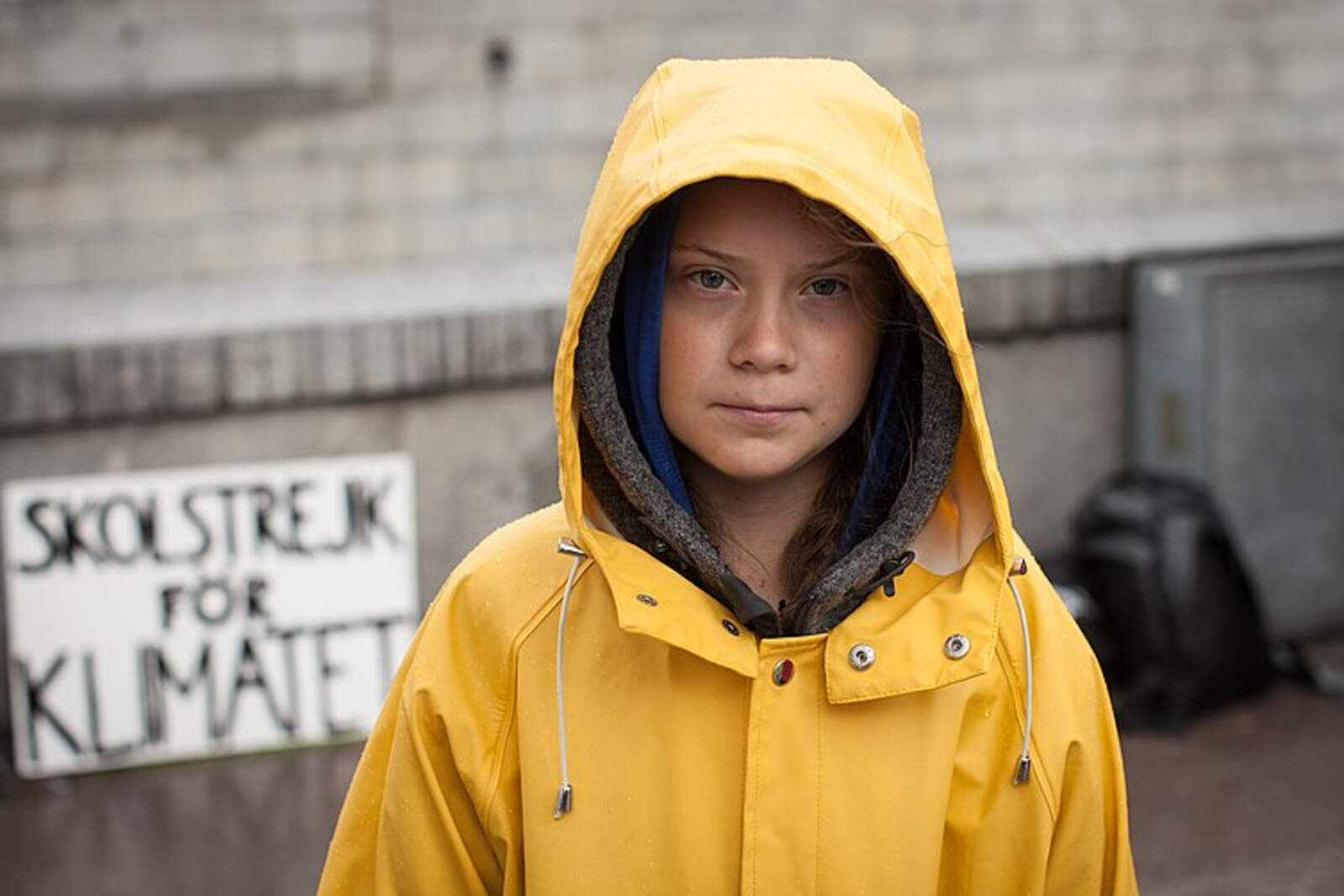 Greta Thumbreg, una de las voces más incongruentes y críticas del mundo, forma parte de la organización terrorista ambientalista, Greenpeace