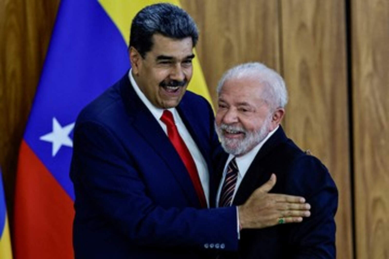 Lula junto a su par, el dictador Nicolás Maduro.