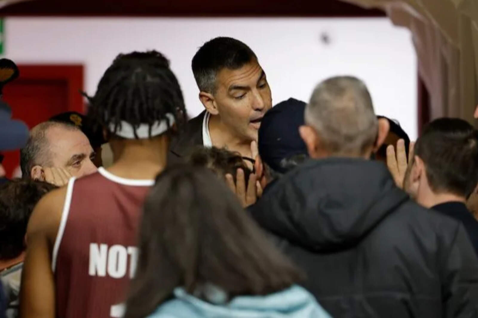 Scola no sufrió lesiones