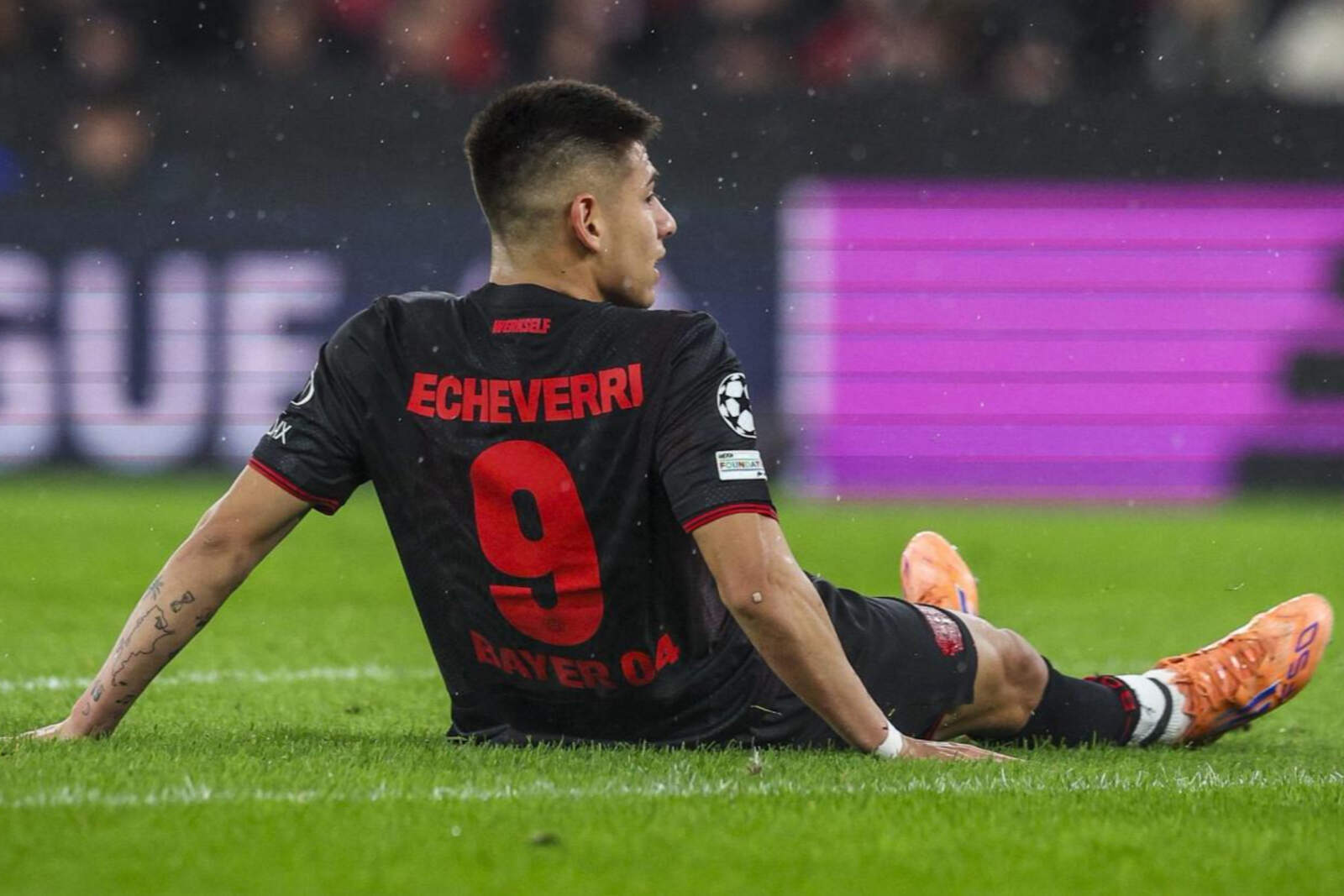 Echeverri no logró afianzarse en el Leverkusen