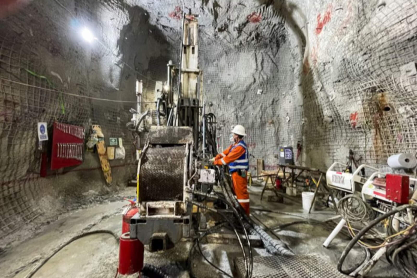 El gobierno anunció la aprobación de un nuevo proyecto minero con una inversión de más de USD660 millones.