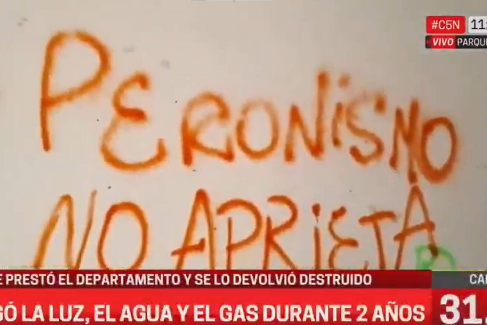 Grafitis en las paredes.
