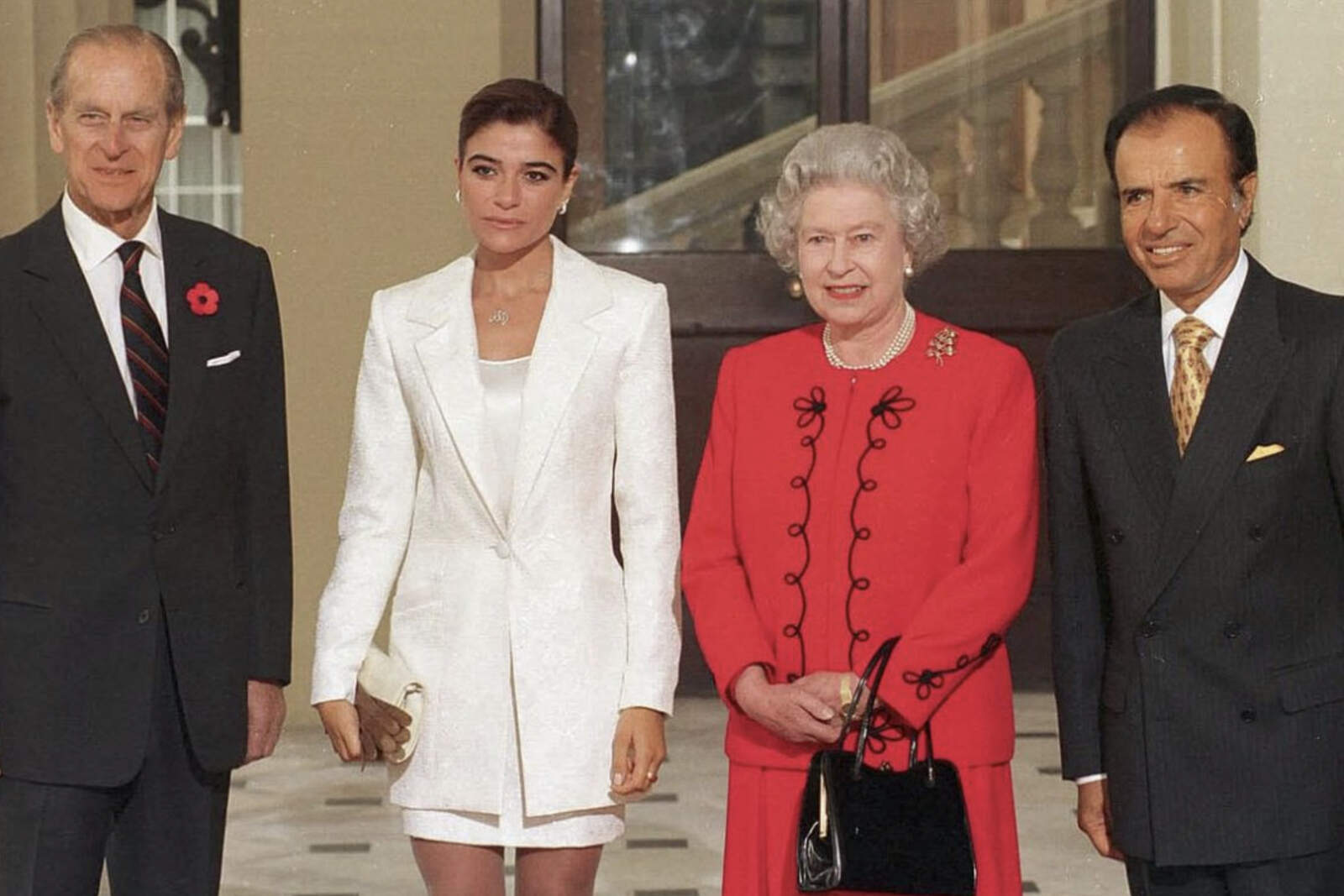 Menem y su hija Zulema en el palacio de Buckinham