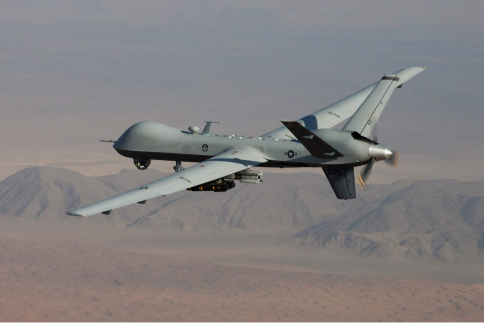 La reforma planteada por el gobierno brinda autorización para derribar drones sospechosos