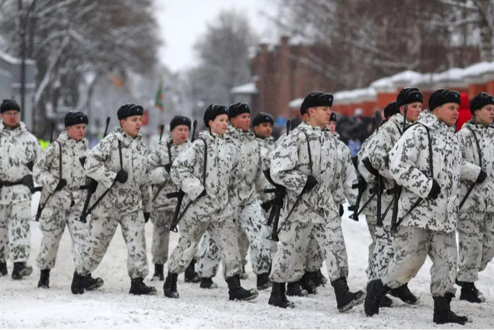 Las fuerzas armadas de Finlandia intensificaron ejercicios en condiciones extremas en la región de Laponia