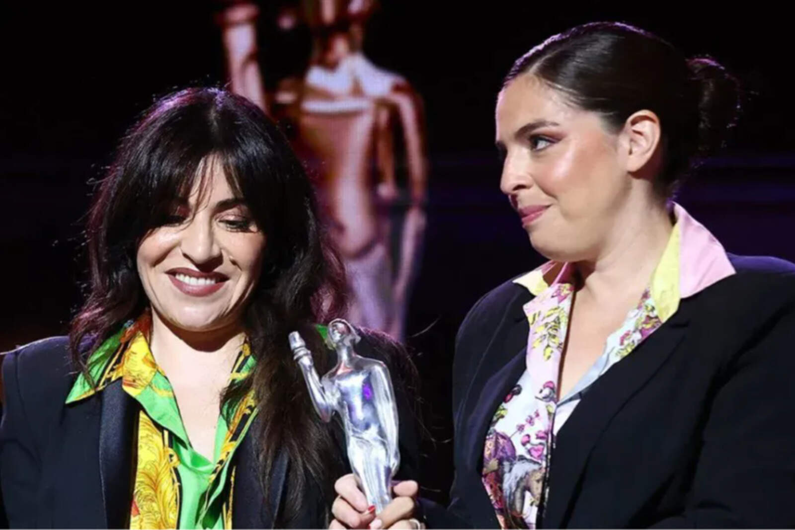Dalma y Gianinna Maradona recibieron el Olimpia Infinito de su padre