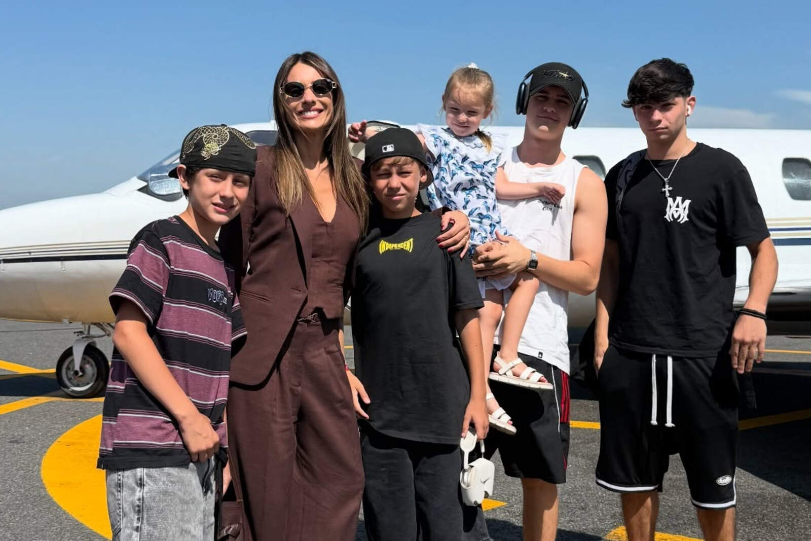 La modelo había viajado al país vecino junto a toda su familia