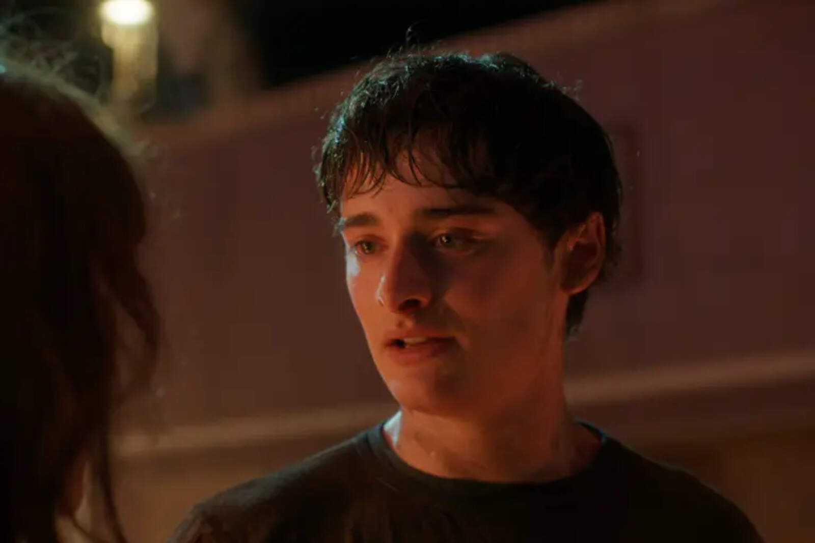 El momento más criticado fue la declaración de la sexualidad del personaje de ''Will Byers'', que no aporta nada a la trama de la serie