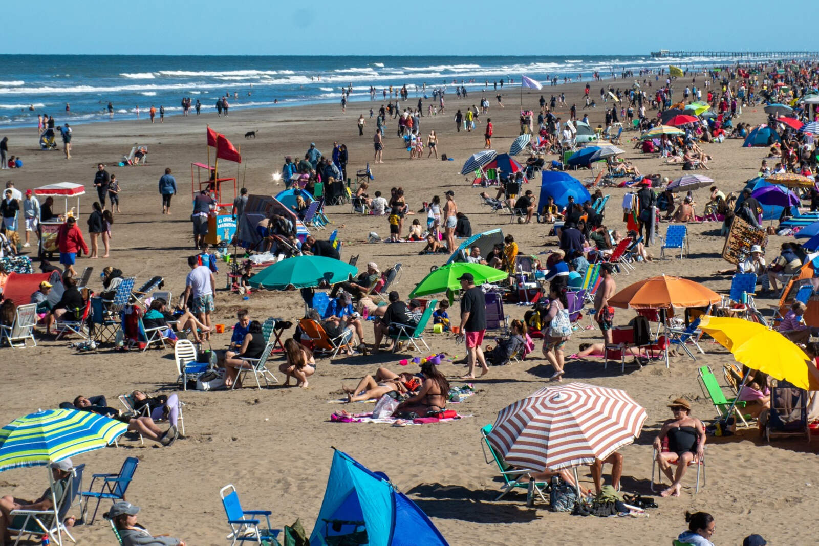 La costa argentina explota de visitantes este verano 