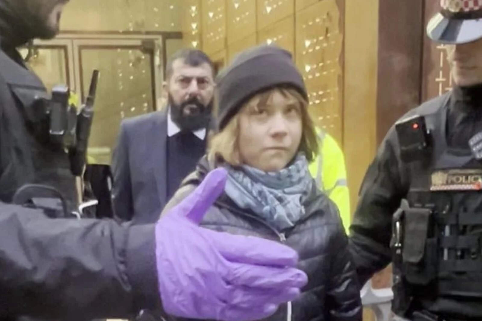 Greta Thunberg fue arrestada en Londres tras manifestarse a favor de terroristas pro-Palestina