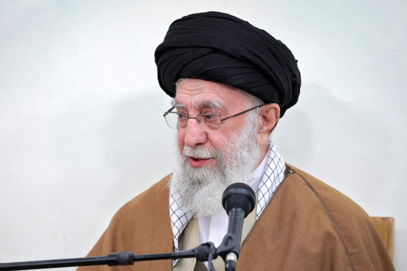 Jamenei lanzó mensajes hostiles contra Estados Unidos, alimentando la necesidad de los bombarderos