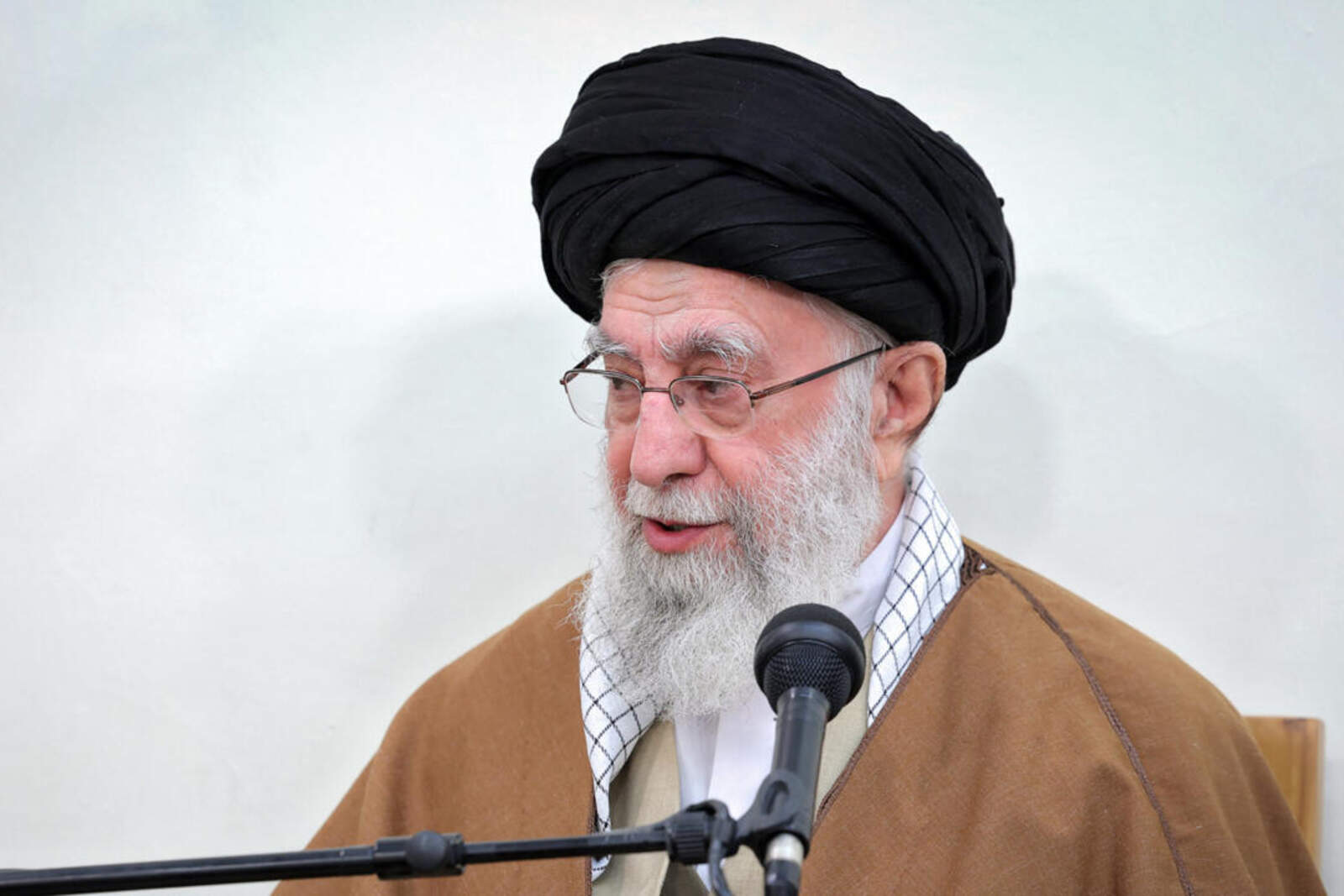 La dictadura de Jamenei desplegó bloqueadores de señal para interferir con los progresos de Starlink 