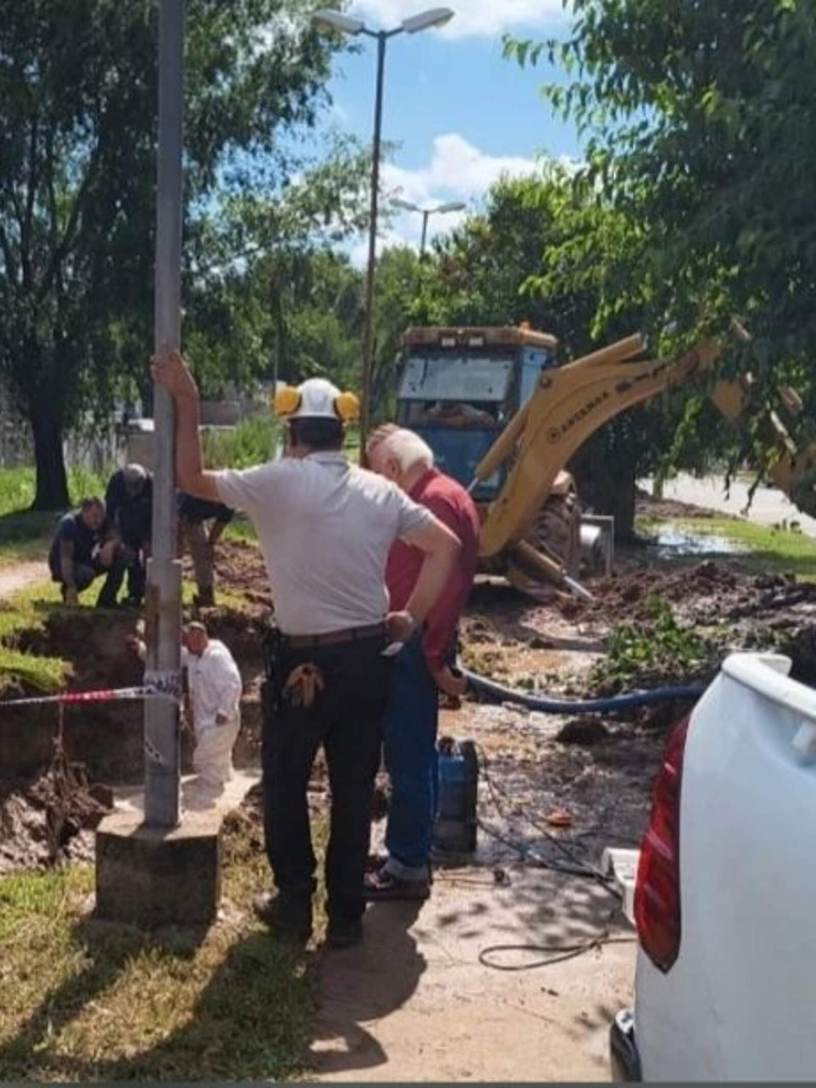 Las filtraciones constantes provocan humedad y grietas en las viviendas particulares de los barrios Industrial y Stoecklin