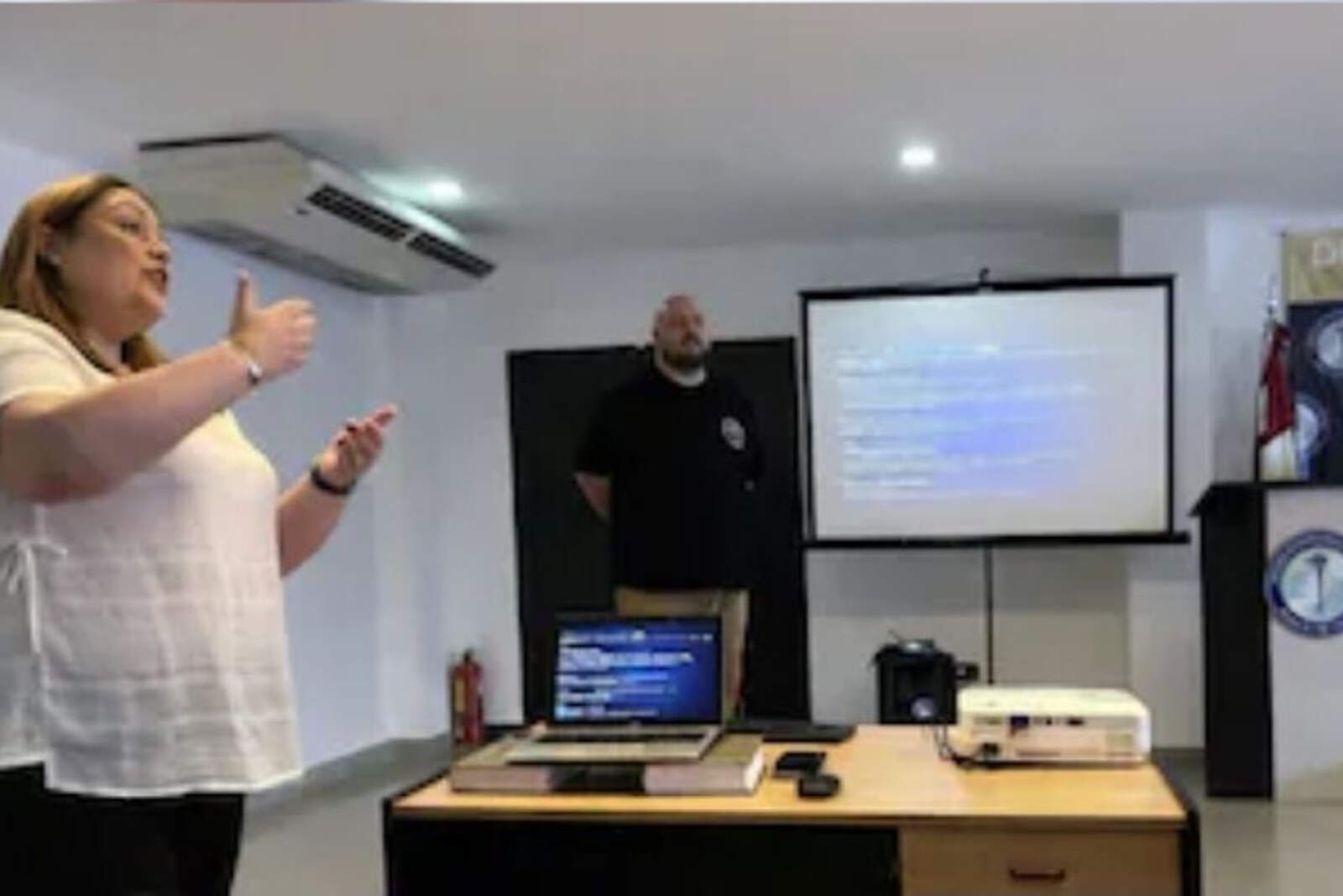 Marianela Mendoza, asesora legal de LexGate y Guillermo Calderón, CEO de la empresa.