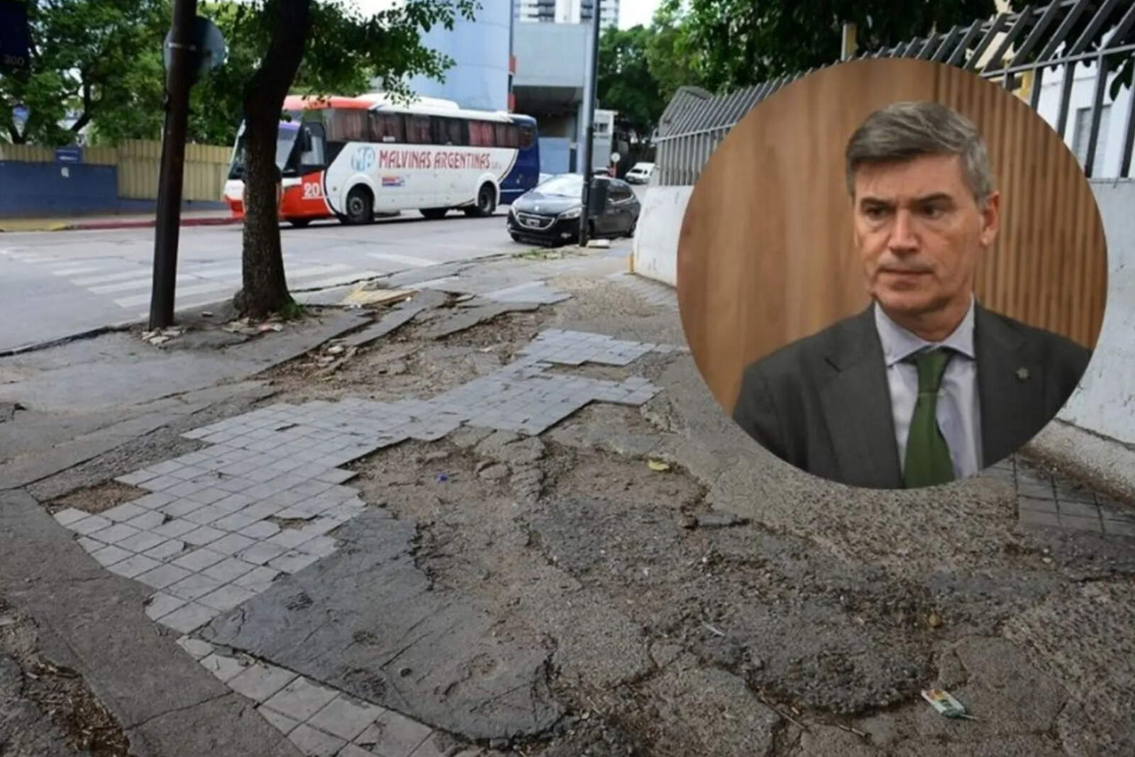 Las cloacas desbordadas y las veredas destruidas ahuyentan al turismo y hunden a los comerciantes.