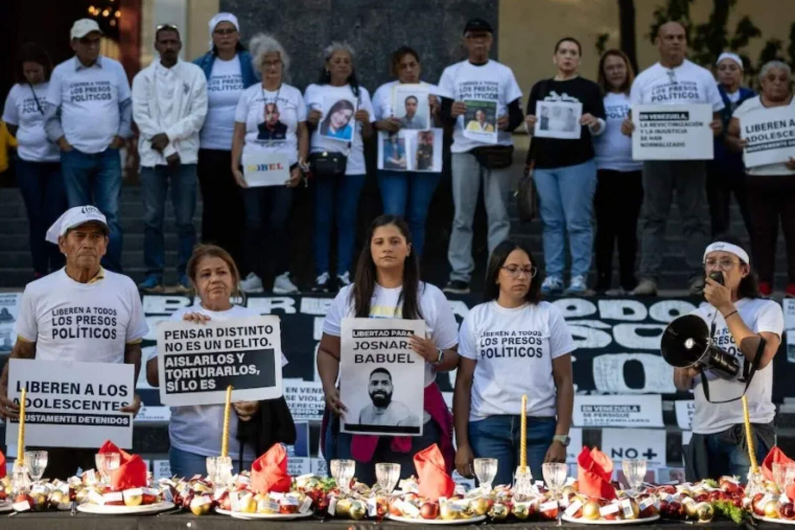 Familias piden la liberación de presos políticos.