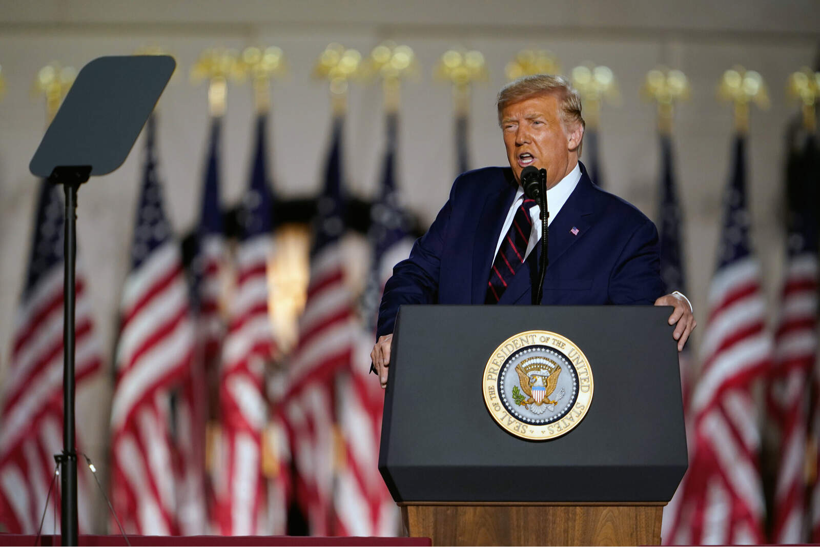 Trump elogió la reforma y destacó que la misma devuelve el sentido común a los esquemas de vacunación