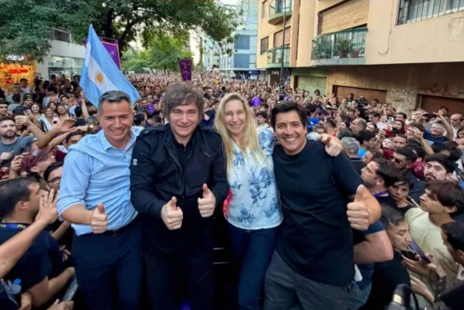 El presidente estará acompañado por la Secretaria General Karina Milei, junto al Ministro del Interior Diego Santilli y el diputado Gabriel Bornoroni 