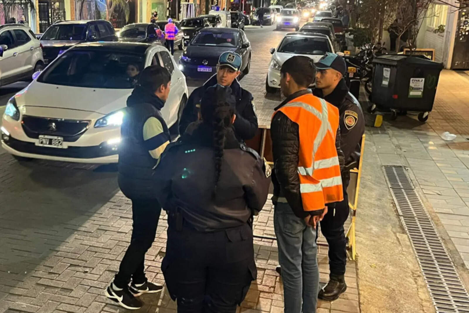 Hubo dos aprehensiones de naranjitas por agresiones verbales y exigir dinero.