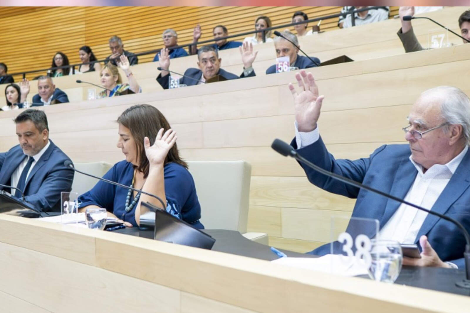 El desglose de los números indica que cada uno de los 70 legisladores le costó a la provincia unos $ 18 millones en gastos muy superfluos.