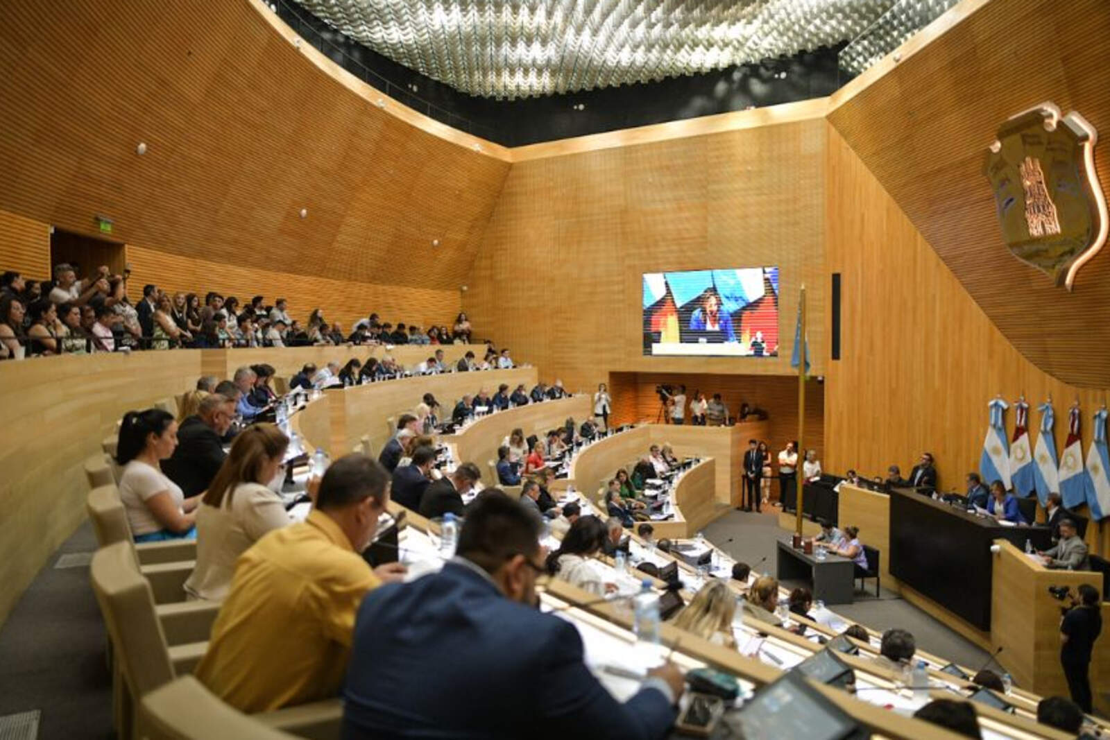 El cierre del período legislativo 2025 en la provincia de Córdoba expone una marcada concentración de poder político en el oficialismo.