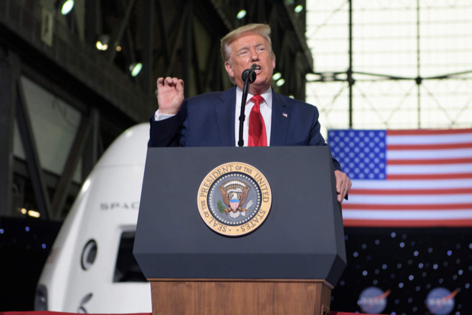 La iniciativa continúa con los objetivos de la administración Trump de establecer una base lunar permanente