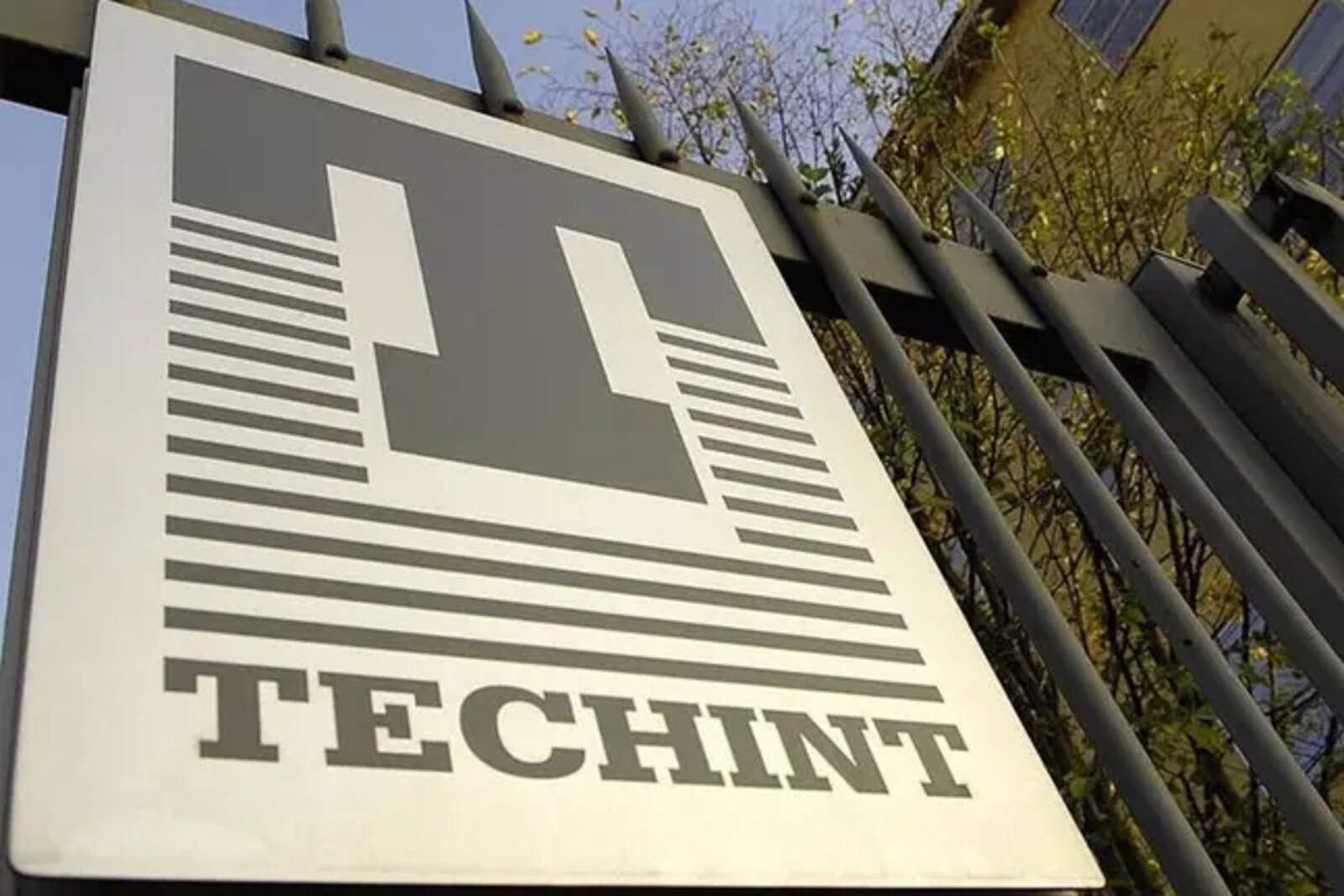 Techint.