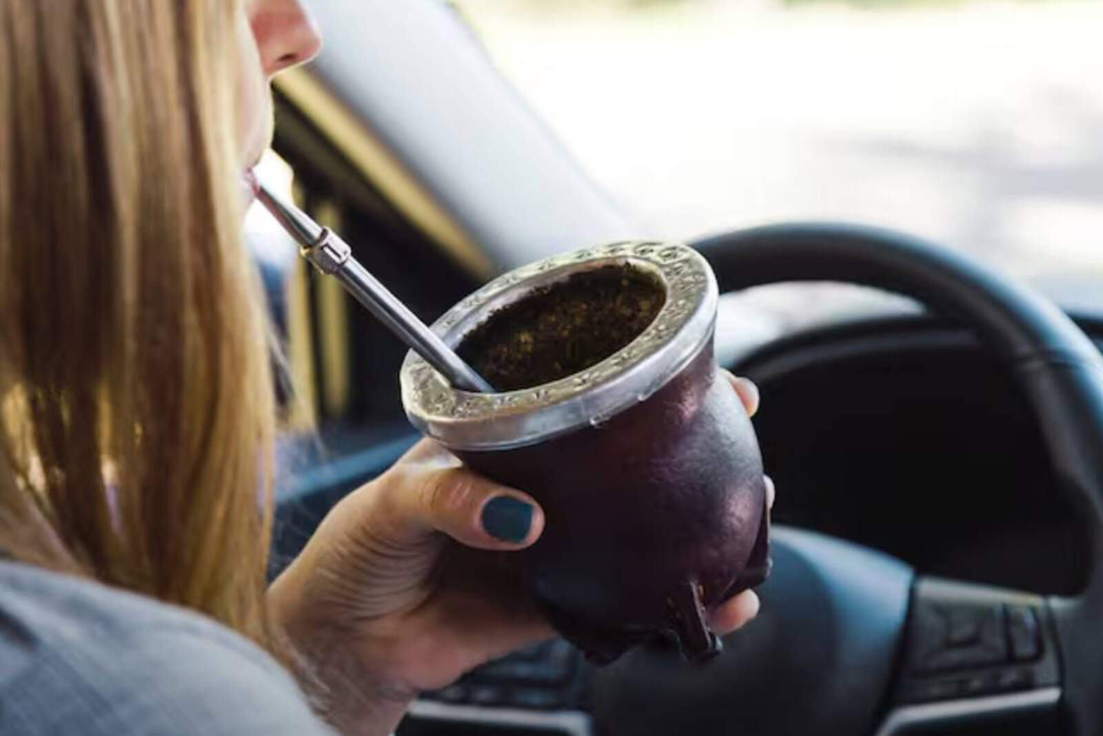 Tomar mate estpa totalmente prohíbido 