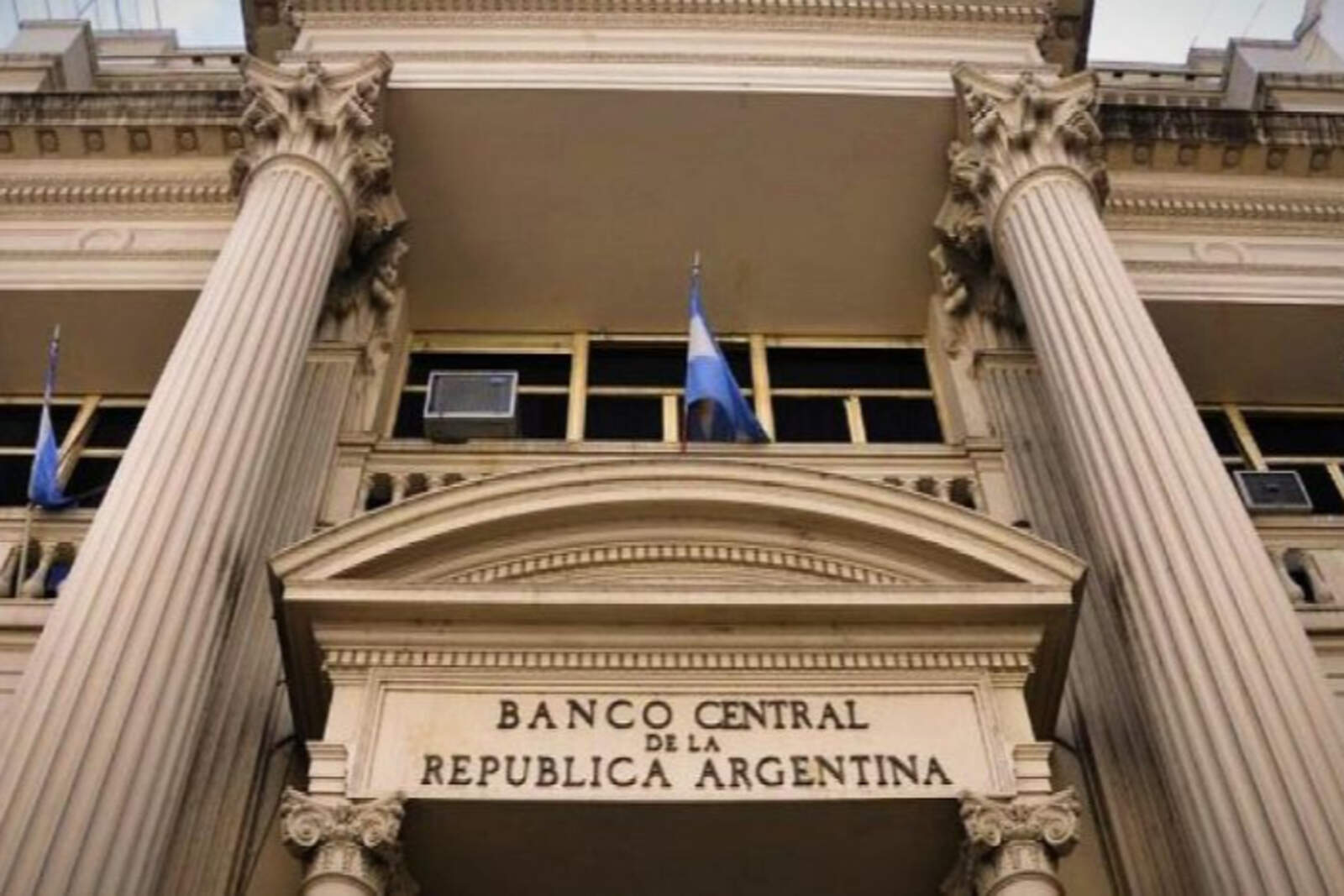 BCRA keeps buying dollars and has already added up to USD 900 million in January