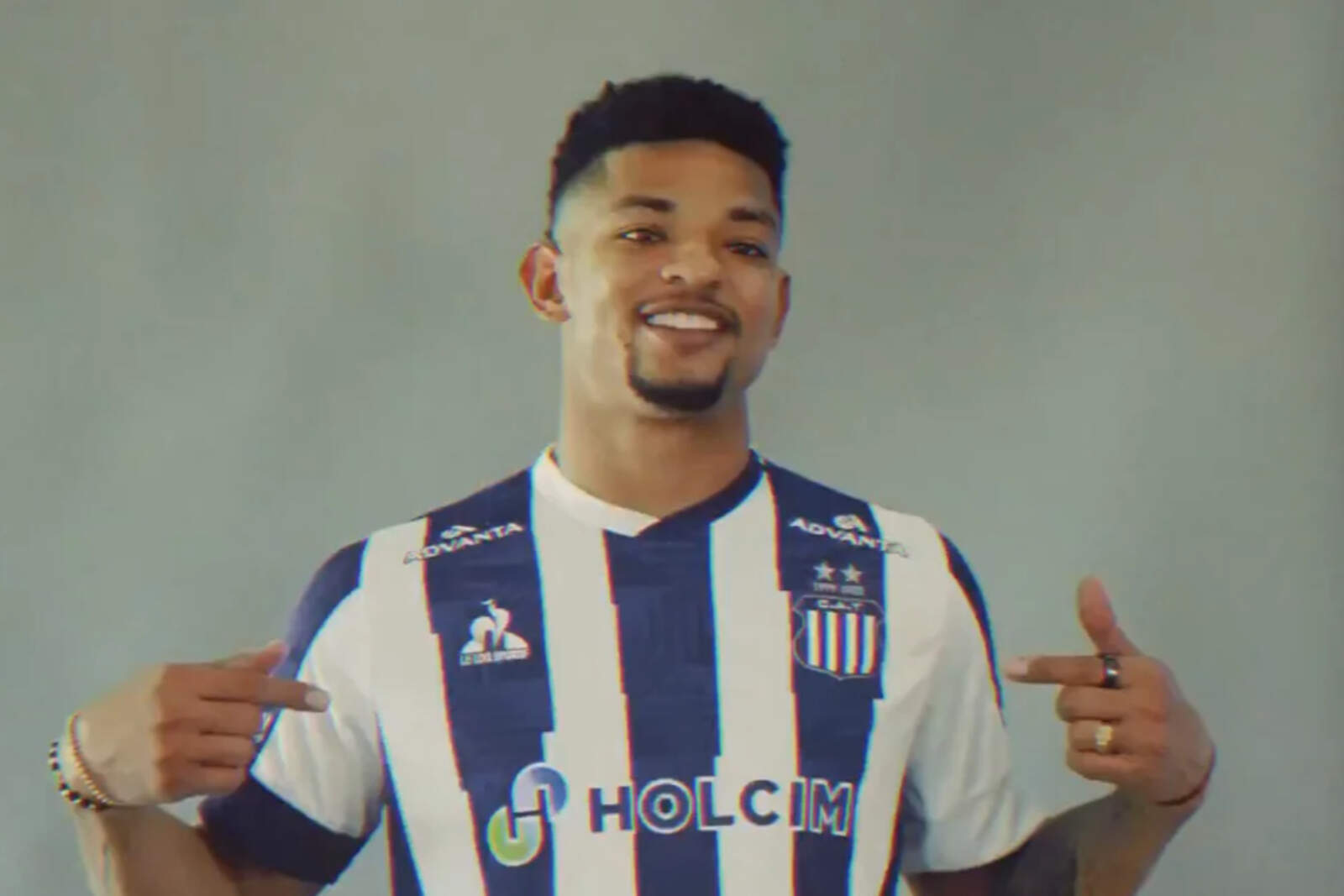 Valoyes, refuerzo de Talleres.