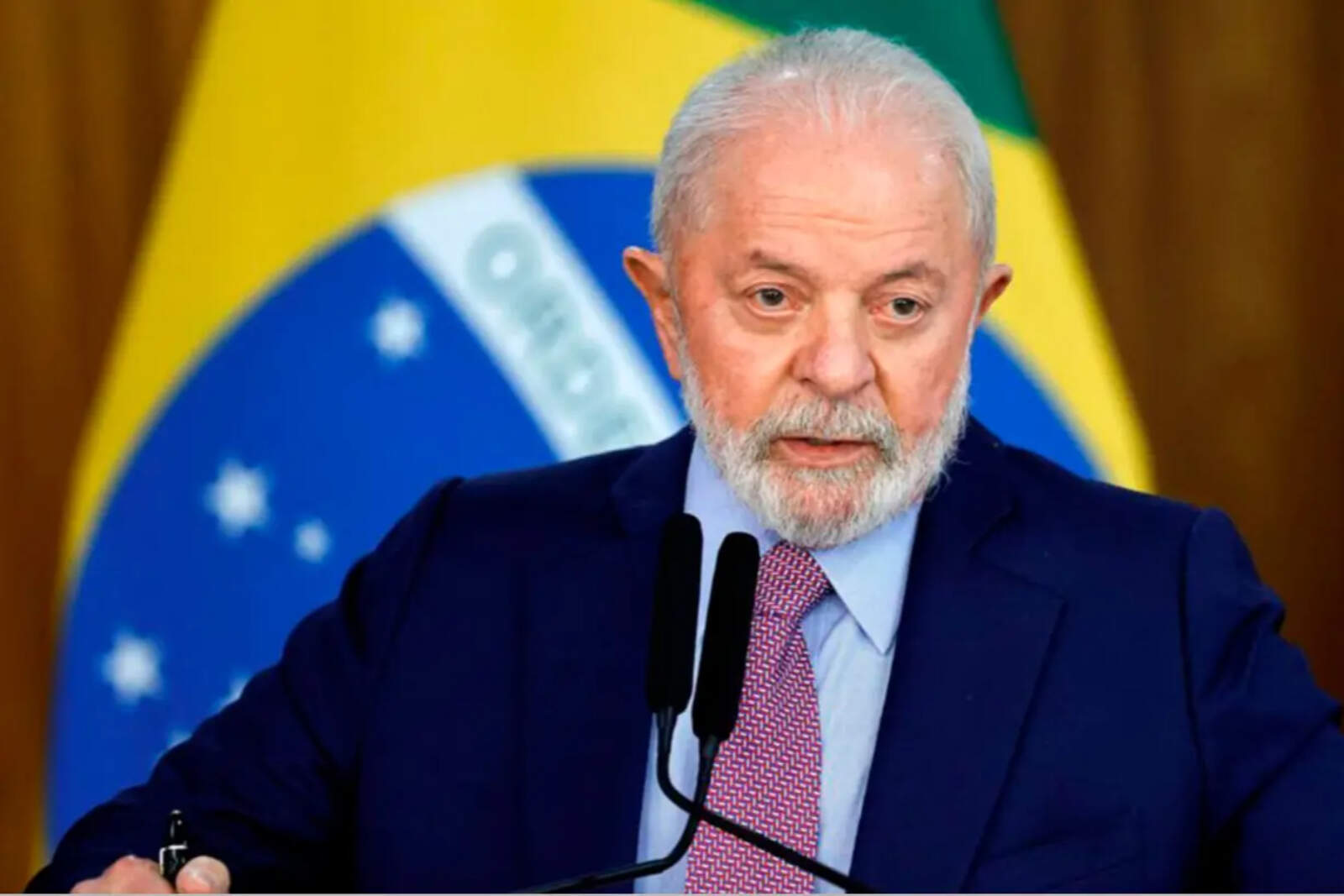 El comunista Lula da Silva ha mantenido el silencio frente al cierre de la frontera 