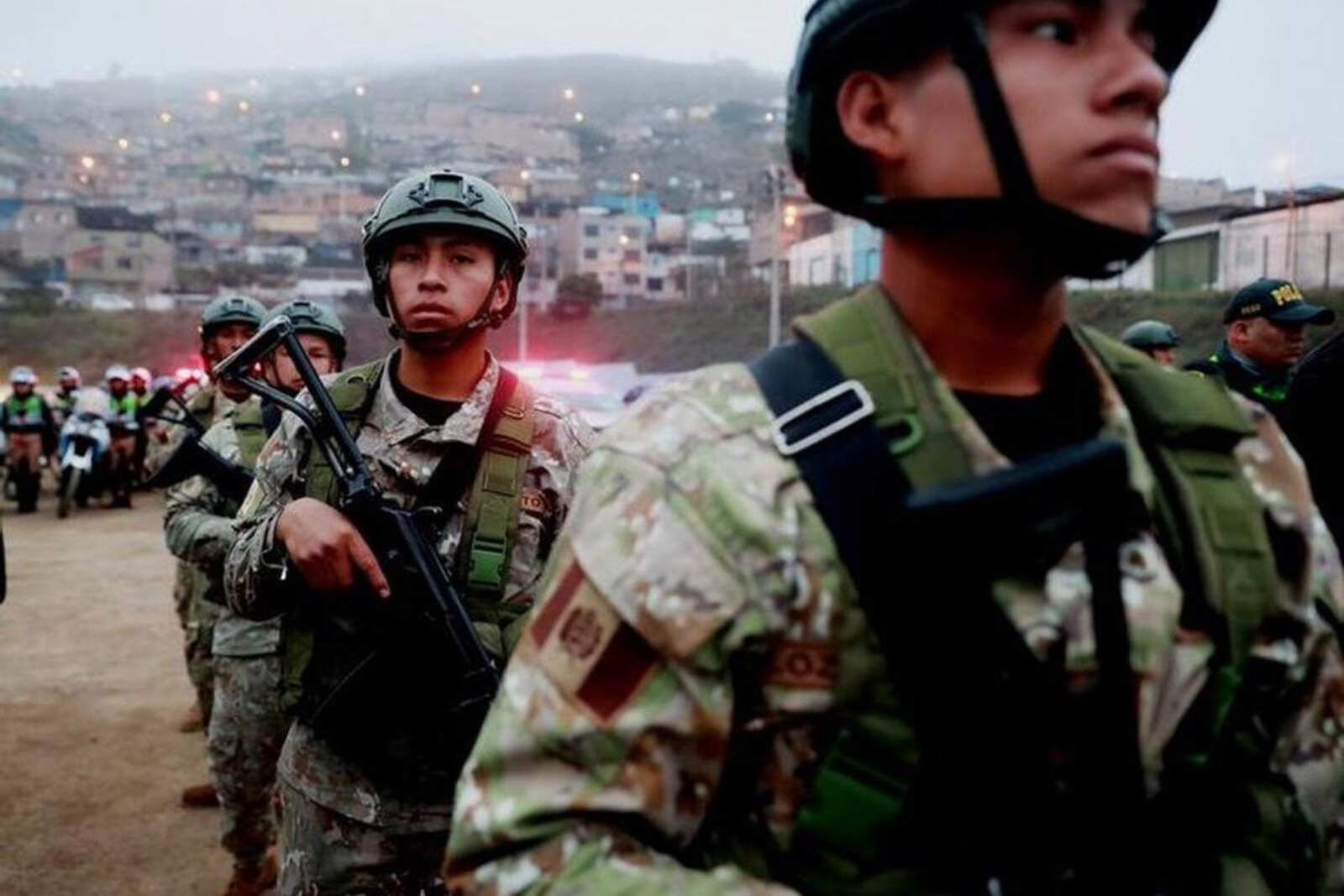 Perú multará a los jóvenes que no se registren en el servicio militar