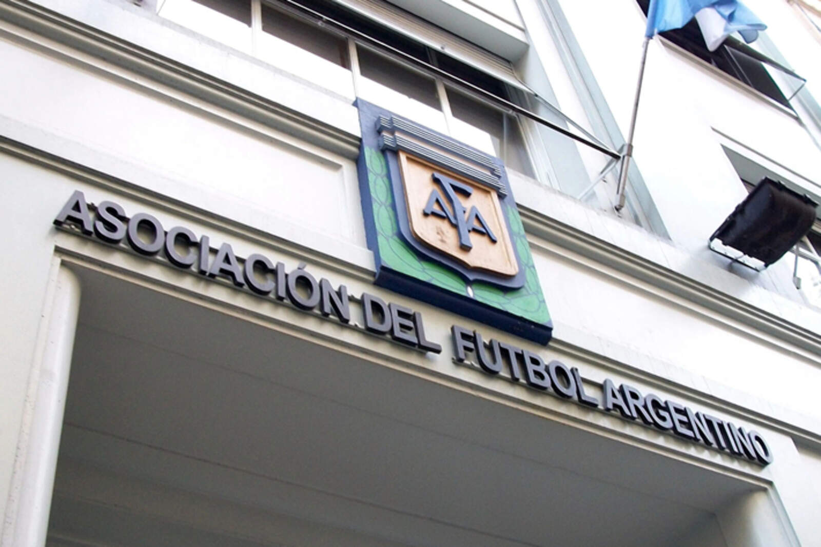 Es oficial: la AFA decretó la amnistía total para todas las categorías