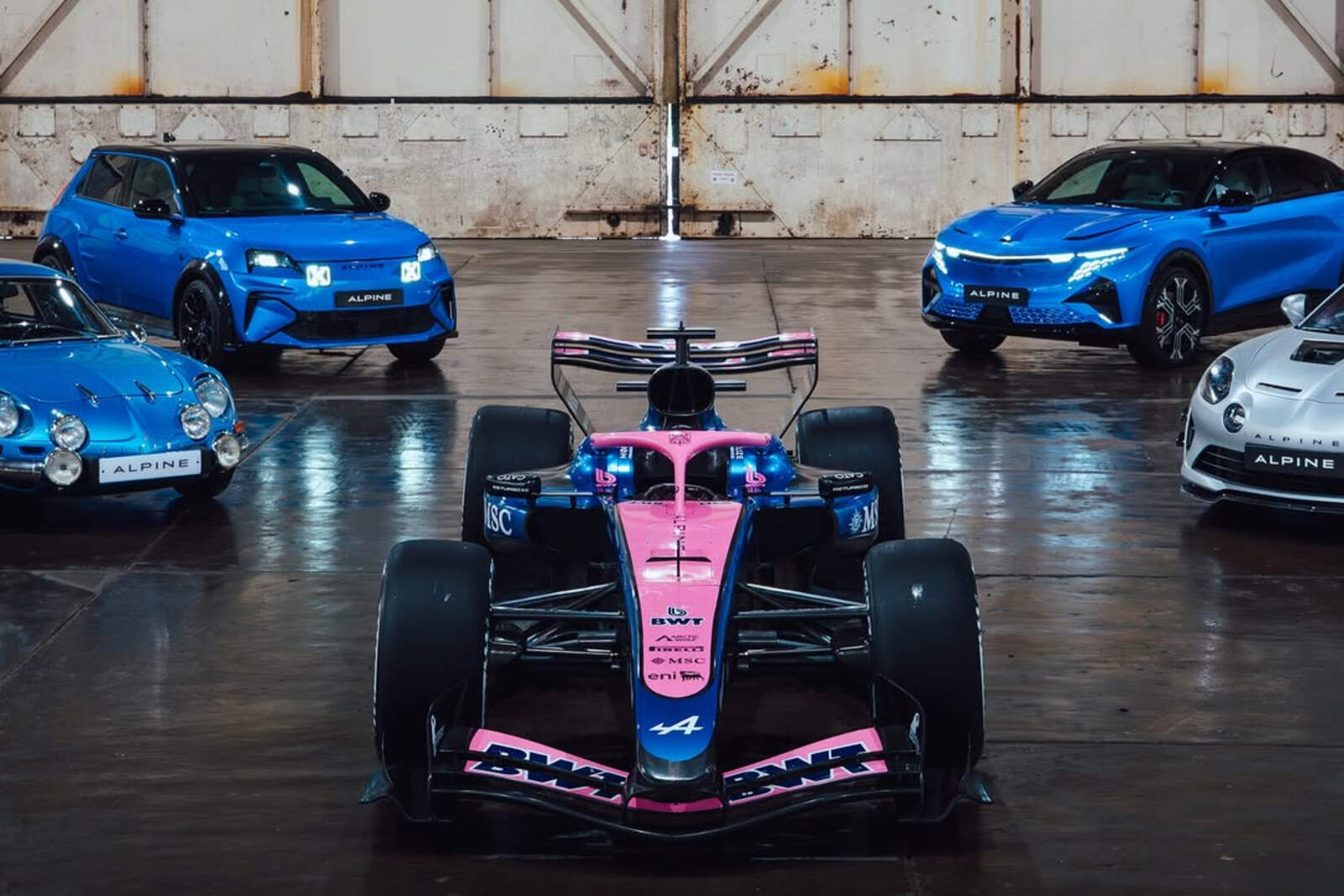 El A526 junto a otros autos de Alpine