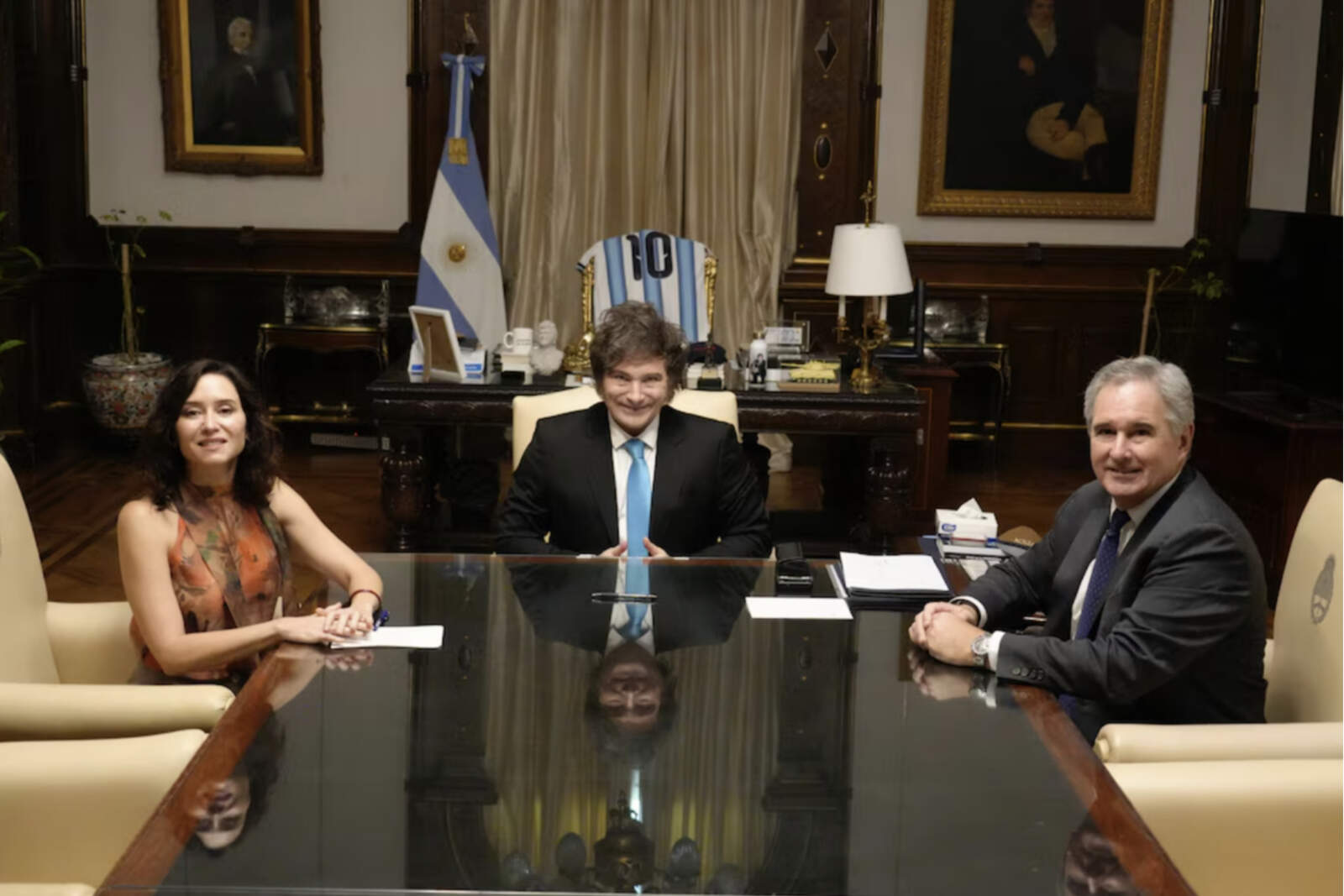 La reunión tuvo lugar en Casa Rosada y contó con la presencia del canciller, Pablo Quirno
