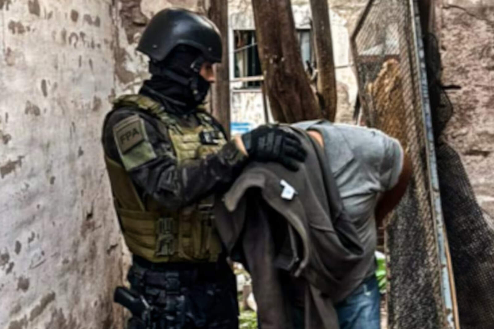 Los uniformados procedieron detuvieron a 5 personas: 3 hombres y 2 mujeres