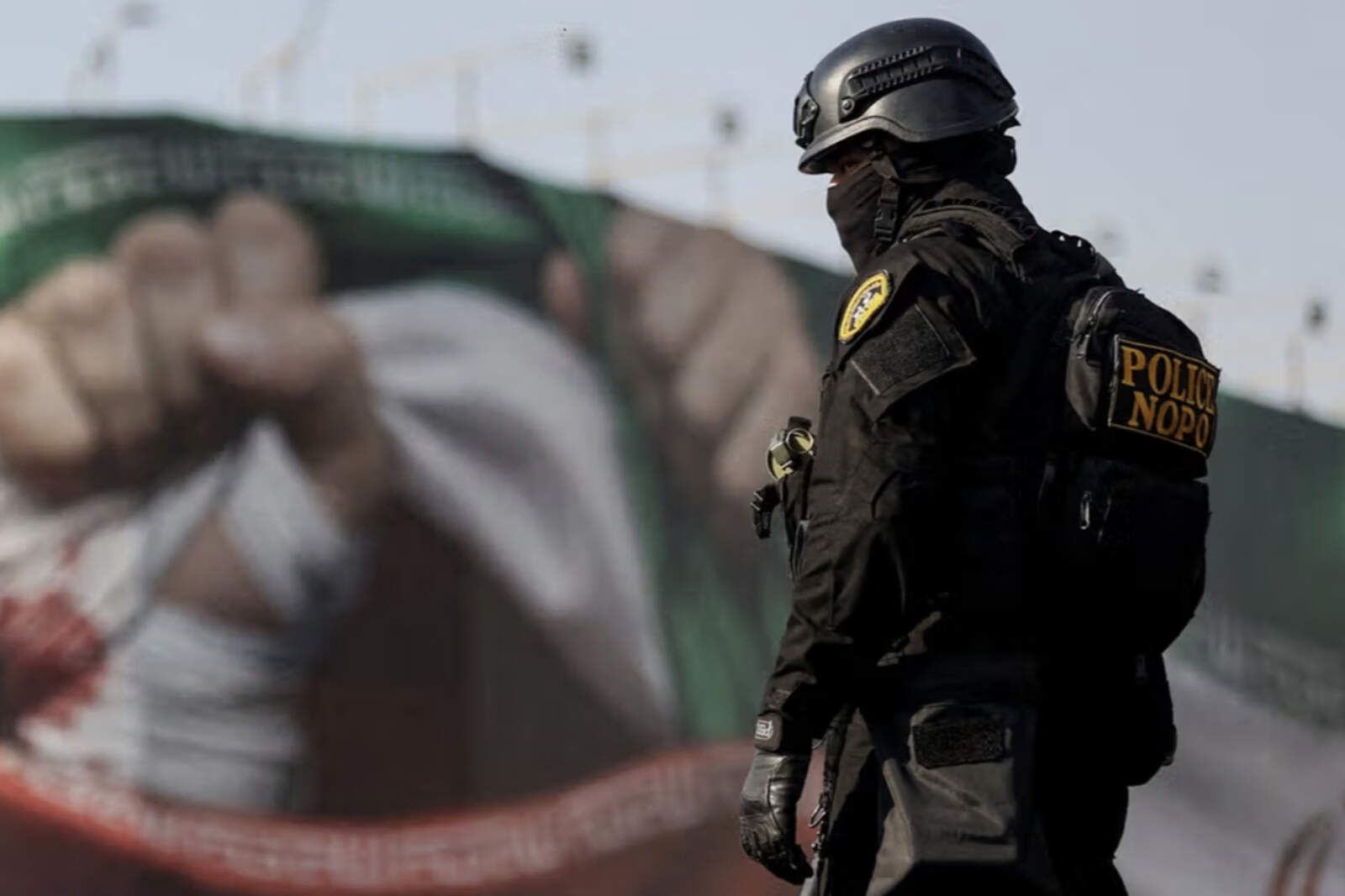 Miembro de las fuerzas de seguridad del régimen iraní