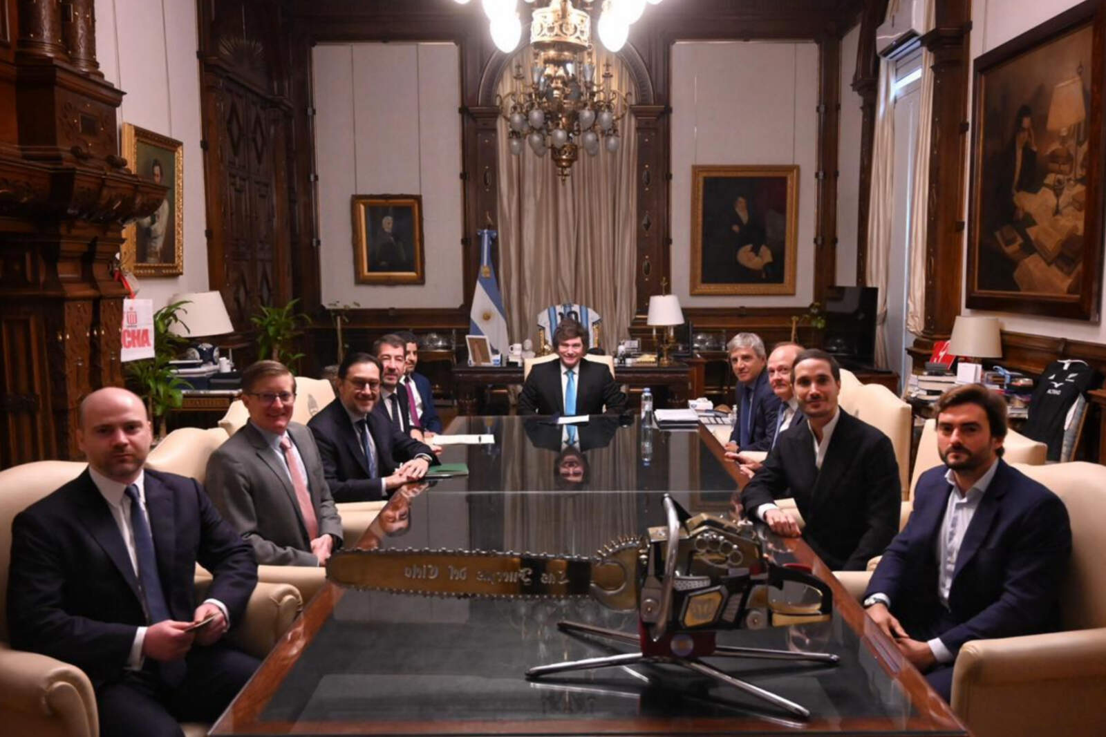 Reunión de Milei y parte de su equipo con empresas energéticas