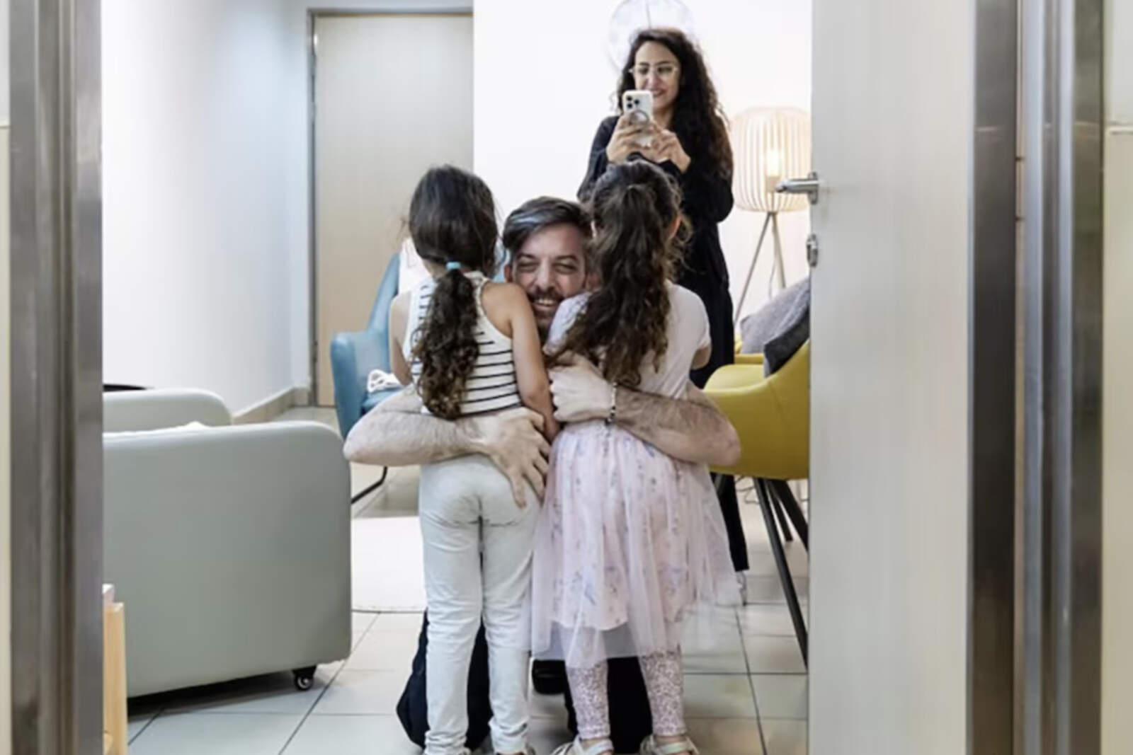 Reencuentro de David Cunio con sus hijas